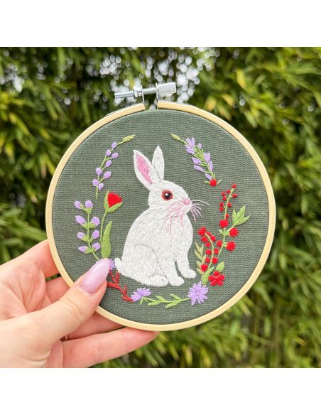 Kit broderie par Milpoint - Lapin au jardin