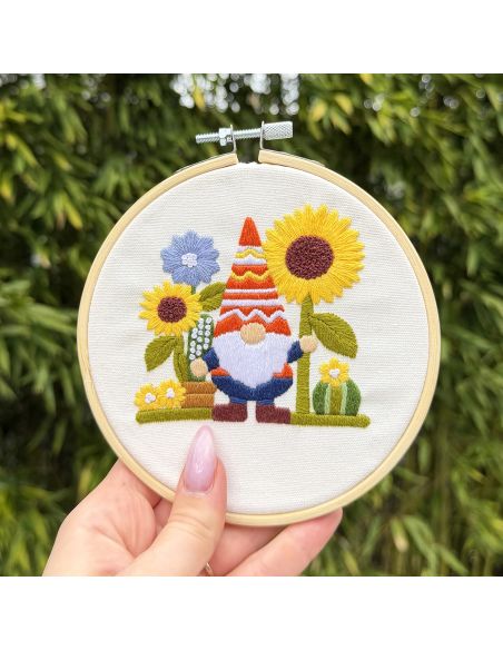 Kit broderie par Milpoint - Gnome de jardin