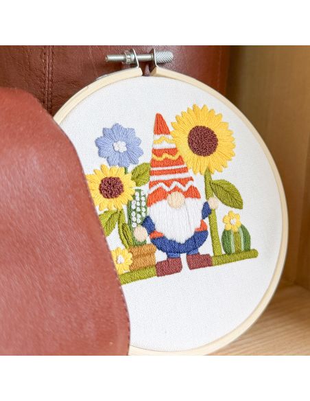 Kit broderie par Milpoint - Gnome de jardin