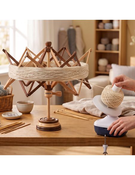 Dévidoir pour laine en bois de rose sur table Rascol