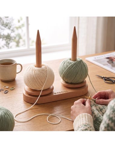 Double support pelote de laine en bois clair Rascol