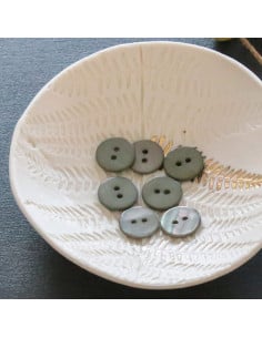 Bouton nacre plat 2 trous - Verveine