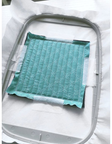 Ruban adhésif pour broderie machine