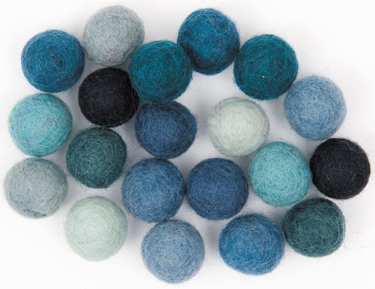 15 Petites Boules En Laine Feutrée Rose Avec Trou - Diamètre 1 Cm, Neuf Stamperia