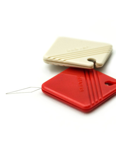 Set de 2 enfiles-aiguilles avec coupe-fils intégrés Clover