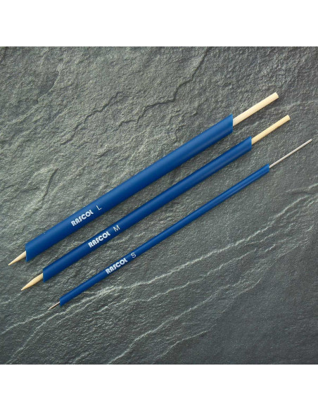 Outil pour retourner les cordons et bandes de tissu Rascol