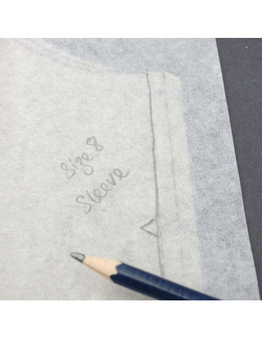 Papier Calque de 45,7 Cm pour Patrons de Couture, Rouleau de Couture de 60 Cm Motif D'absorption D'encre Haute Transparence Architectes de Couture (46 M 150,9 pieds) (46m