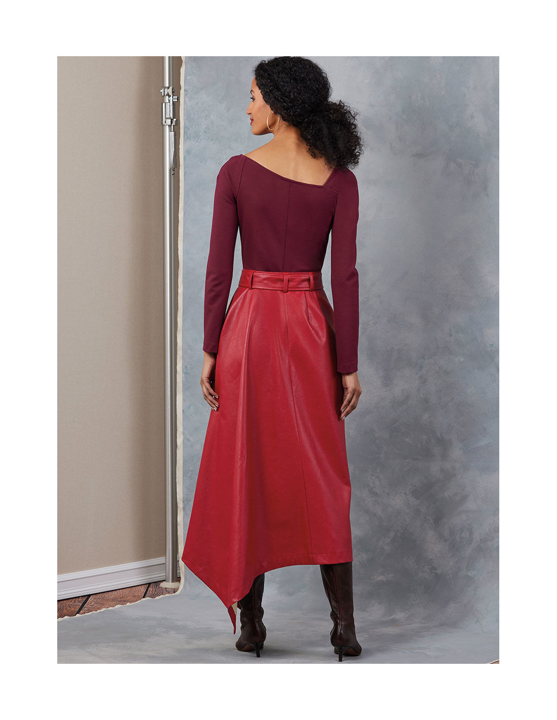 Vogue Patterns V9090E5 Patrons De Jupes Pour Femme Tailles 44 à 52 - Jupe Plissée Facile à Coudre