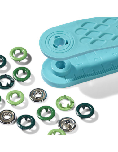 Boite de 21 boutons pression jersey assortiments de verts avec outil 8 mm