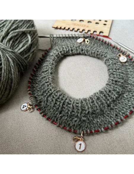 Set de 4 marqueurs de maille avec mousquetons - Chiffres fond blanc
