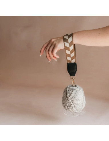 Bracelet porte pelote de laine