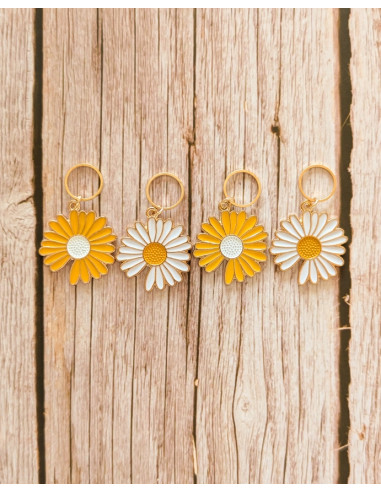 Lot de 4 anneaux marqueurs de maille - Marguerites jaunes et blanches XL